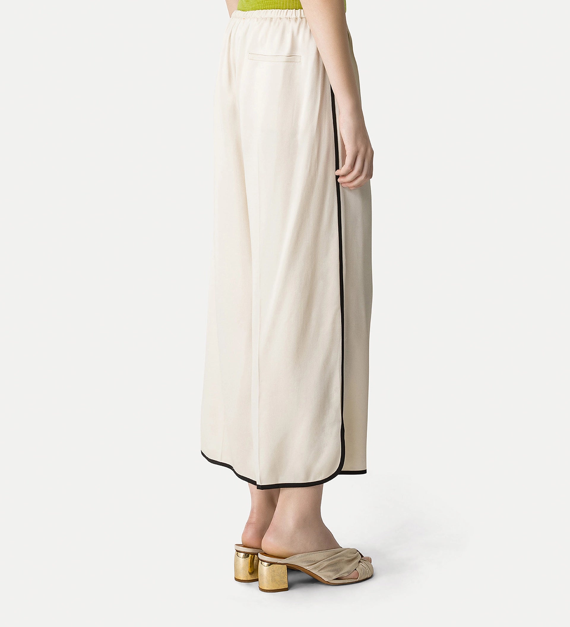 Pantalon court en satin